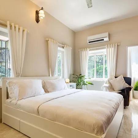 Ivory Seaside Near Carter Road, Bandra West, Homestay Mumbai