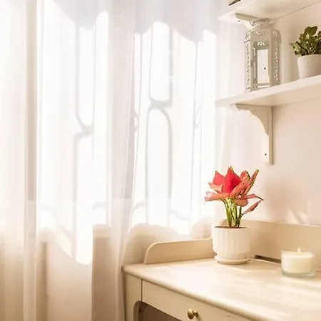 Apartment Pacific Boudoir With Sea Breeze Near Carter Road Mumbai