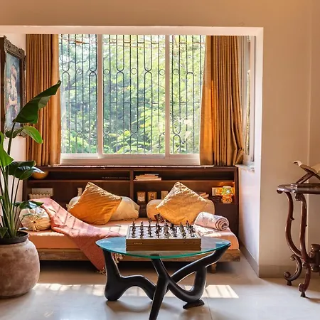Ivory Seaside Near Carter Road, Bandra West, Homestay