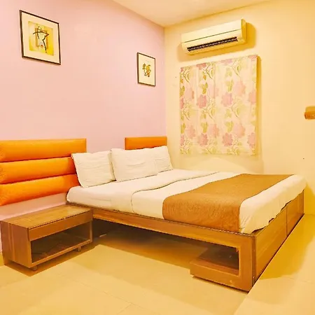 Amfahh - Andheri West Railway Station Hotel