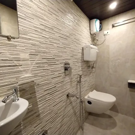 Eros - Near Airport T2 Hotel 3*