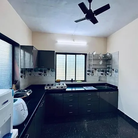 Anchors Away 2 Bhk Gorai Holiday home *