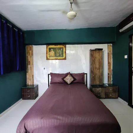 4 Star Lavish Villa *