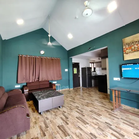4 Star Lavish * Mumbai