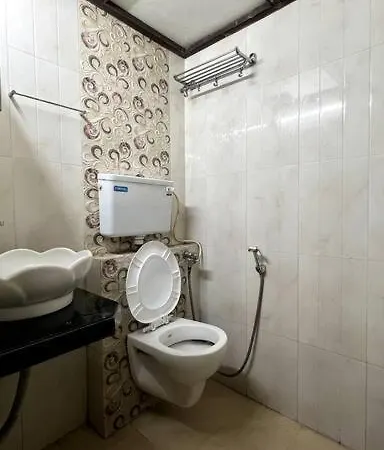 4 Star Lavish * Mumbai