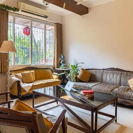 Ivory Seaside Near Carter Road, Bandra West, Homestay *
