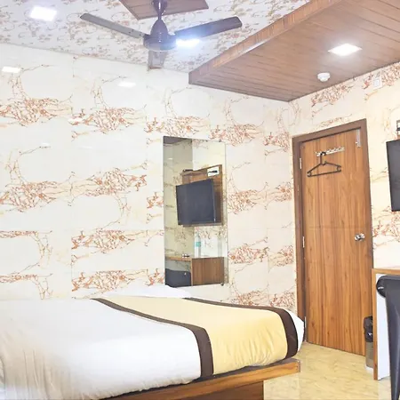 Hotel T-Junction Bkc Residency *
