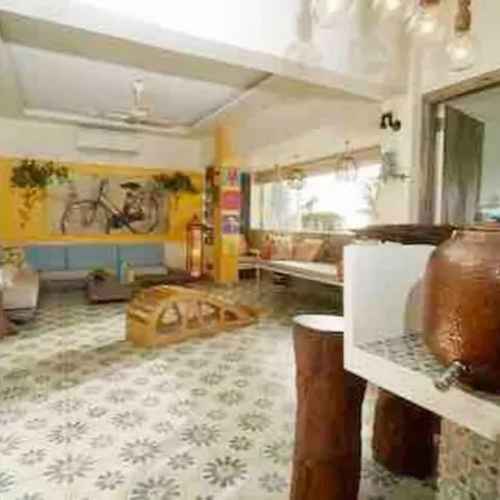 Top-floor Oceanfront Designer In Bandra * Mumbai
