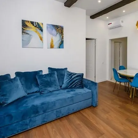 Bright Weekend In Apartment