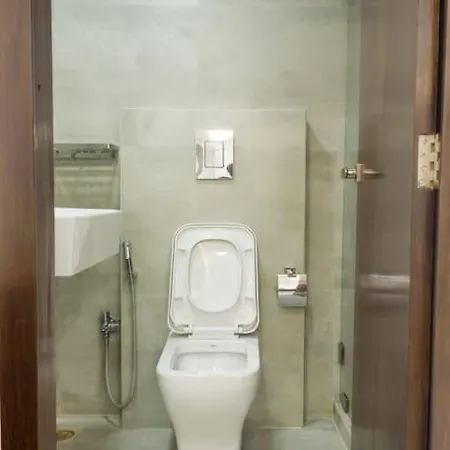 Apartment Kemps Corner Residency