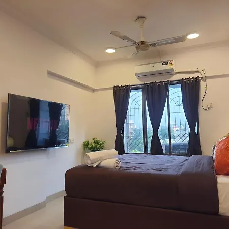 Osi Perry Cross Bandra West Apartment *