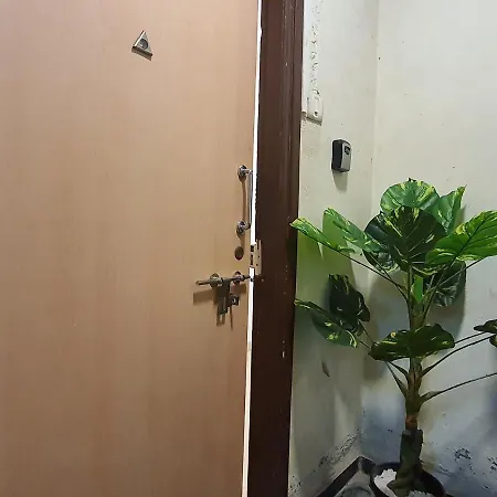 Osi Perry Cross Bandra West Mumbai