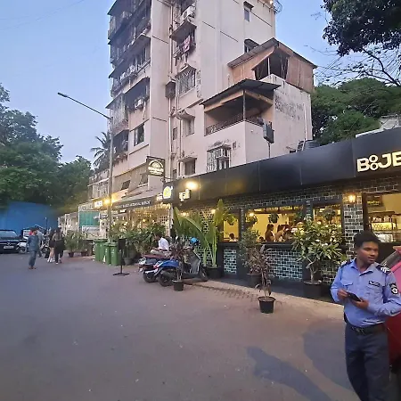 Osi Perry Cross Bandra West