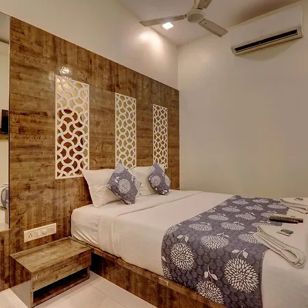 Magnet Terminal-2 Hotel