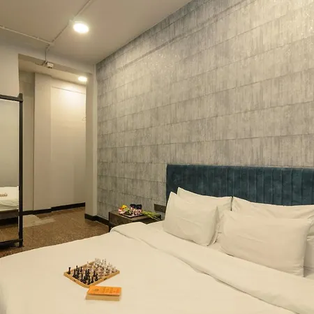 Backpacker Cowies Hostel *