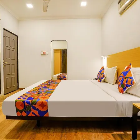 Hotel Fabexpress Highway Residency