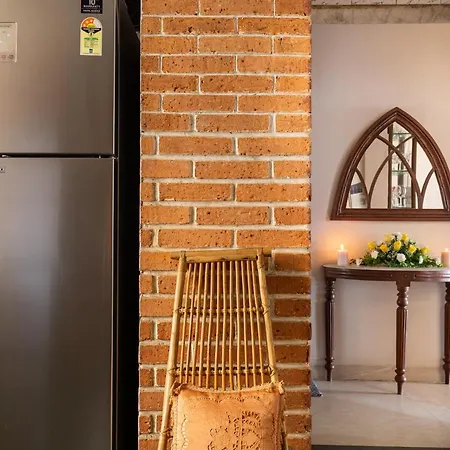 Homestay Ivory Seaside Near Carter Road, Bandra West, Mumbai