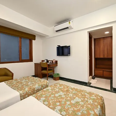 Hotel Parle International 3*