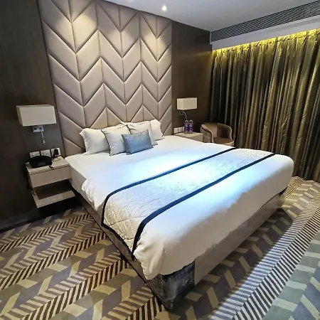 Highway Andheri East Hotel