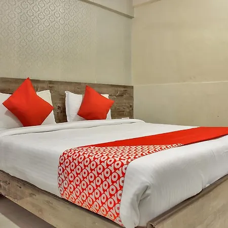 Hotel O Rana Residency Near Western Express Highway Metro Station 3*