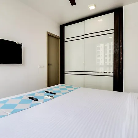 Oyo Elegant Hiranandani Guest house 3*