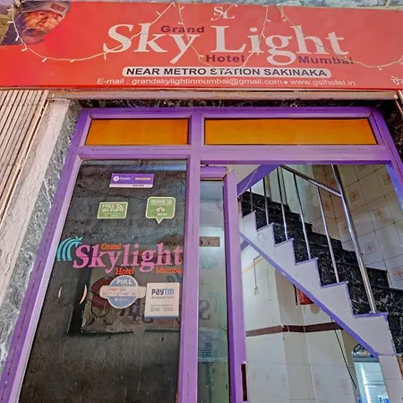 Spot On Grand Skylight Near Chhatrapati Shivaji International Airport 2*