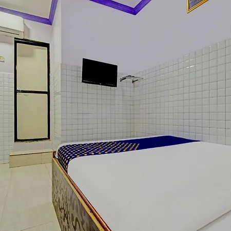 Hotel Spot On Grand Skylight Near Chhatrapati Shivaji International Airport 2*