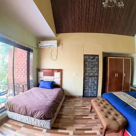 4 Star Paradise * Mumbai
