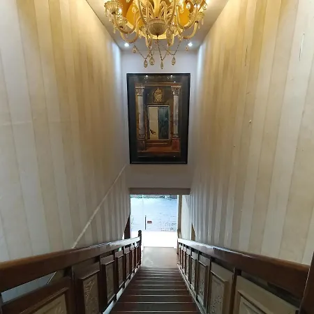 Highway Andheri East Hotel