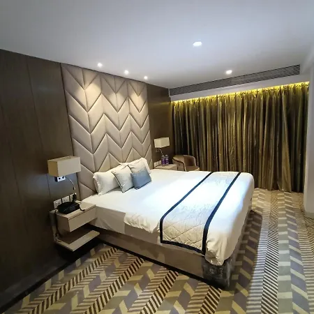 Highway Andheri East Hotel 3*