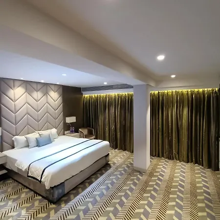 Hotel Highway Andheri East 3*