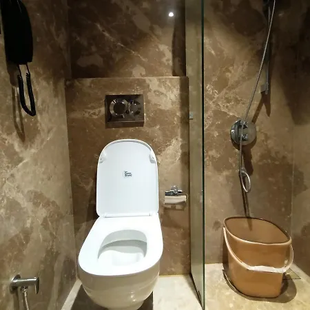 Hotel Highway Andheri East 3*
