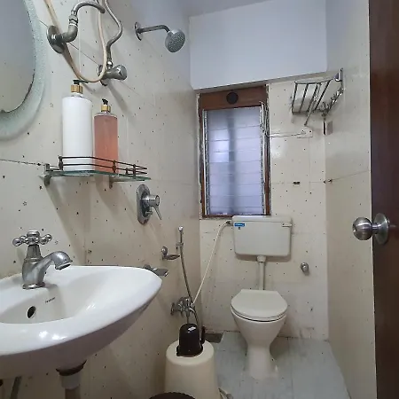 Osi Perry Cross Bandra West * Mumbai
