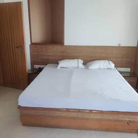 Spacious 2 Bedroom Expat Taste