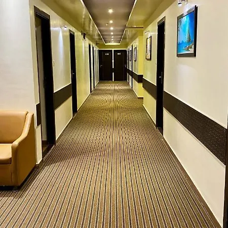 Pearl's Bkc Inn- Near Trade Centre, Visa Consulate