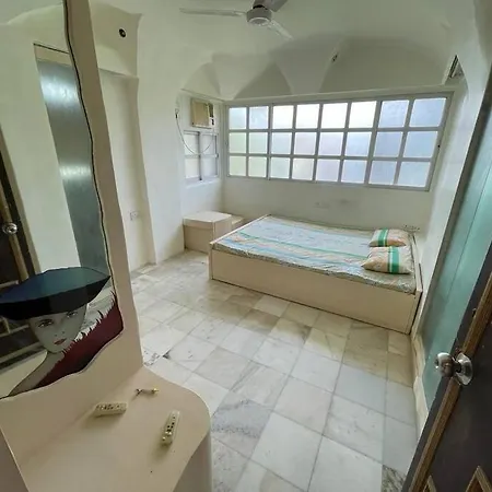 1 Bhk In Santacruz West Apartment *