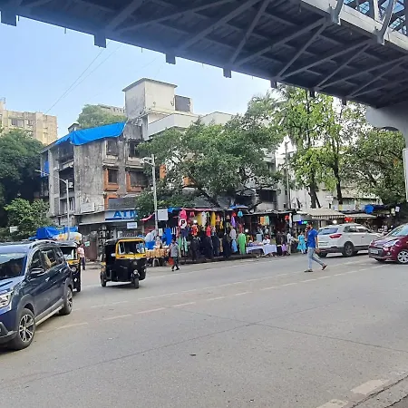 Osi Santacruz * Mumbai