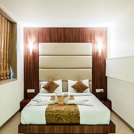 Treebo Trend Host Hotel 2*
