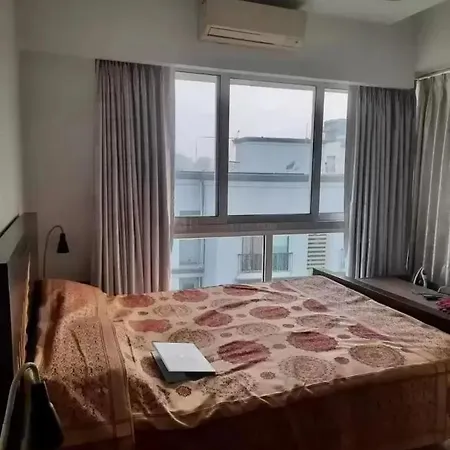 Private In 3bhk Serviced Bkc Kanakia Chs