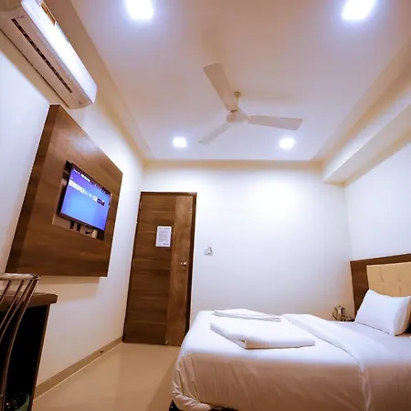 Precious Pearl Hotel 2*