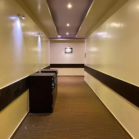 Pearl's Bkc Inn- Near Trade Centre, Visa Consulate