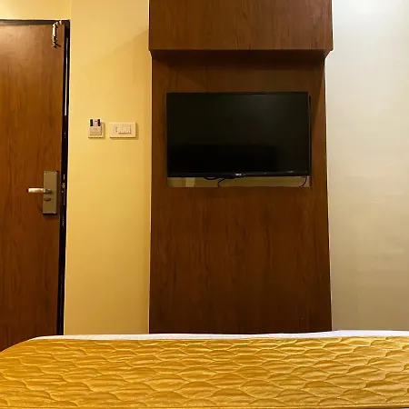 Pearl's Bkc Inn- Near Trade Centre, Visa Consulate Hotel 3*