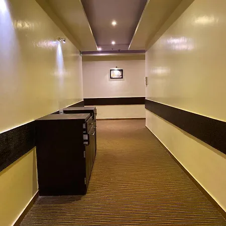 Pearl's Bkc Inn- Near Trade Centre, Visa Consulate Hotel Mumbai