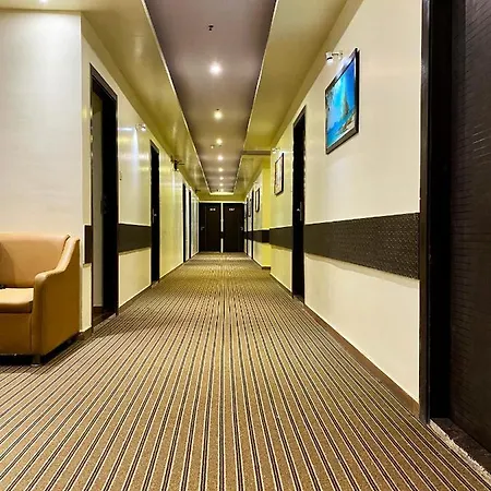 Pearl's Bkc Inn- Near Trade Centre, Visa Consulate Mumbai