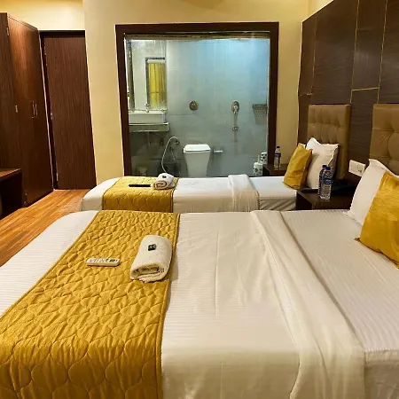 Pearl's Bkc Inn- Near Trade Centre, Visa Consulate 3*