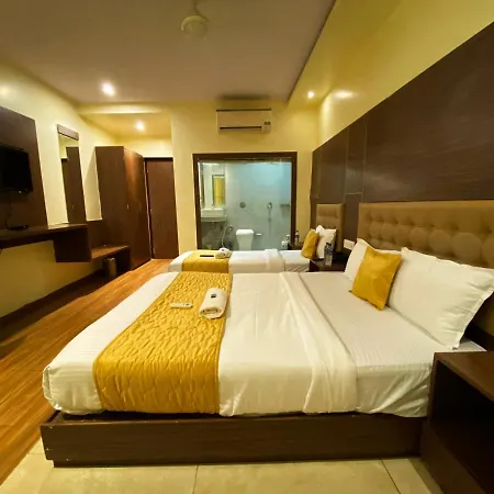 Pearl's Bkc Inn- Near Trade Centre, Visa Consulate Hotel Mumbai