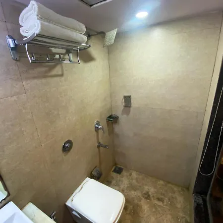 Pearl's Bkc Inn- Near Trade Centre, Visa Consulate Mumbai