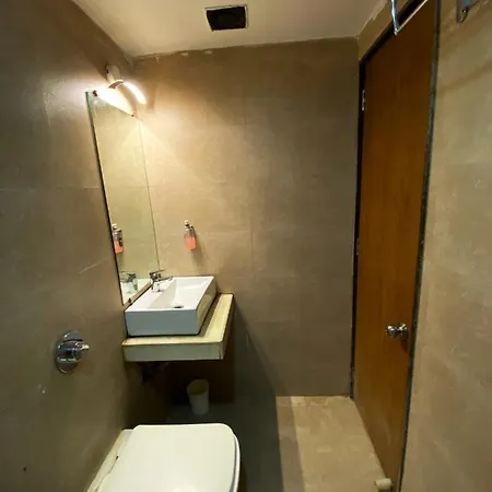 Pearl's Bkc Inn- Near Trade Centre, Visa Consulate Hotel 3*
