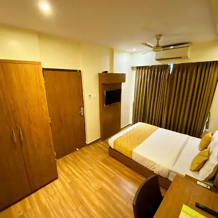 Pearl's Bkc Inn- Near Trade Centre, Visa Consulate Hotel Mumbai
