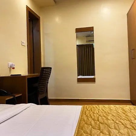 Hotel Pearl's Bkc Inn- Near Trade Centre, Visa Consulate 3*